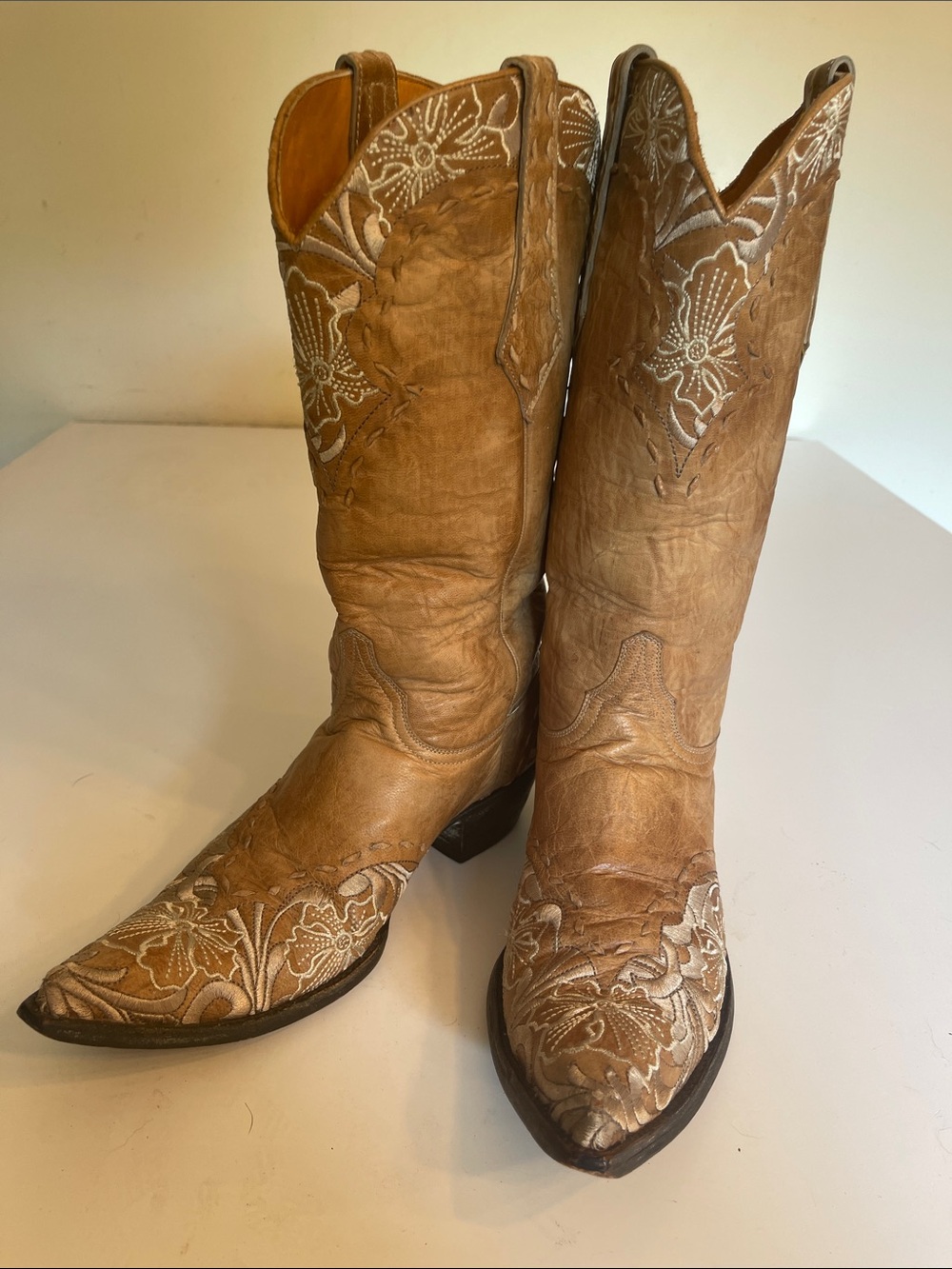 Old Gringo Erin 13” Leather Cowboy Boots
Size 9.5